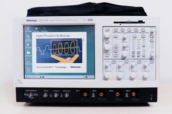Осциллограф Tektronix TDS7404